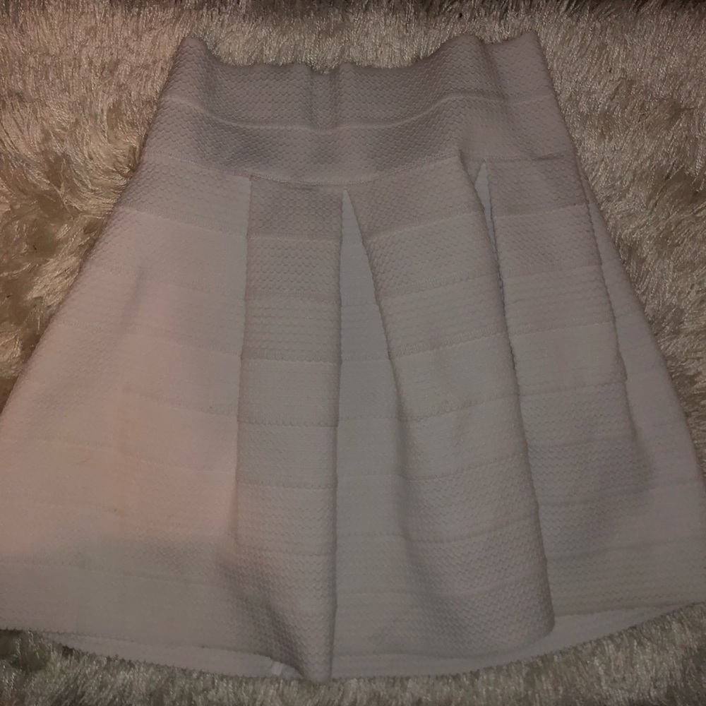 High waisted a-line white ruffle skirt